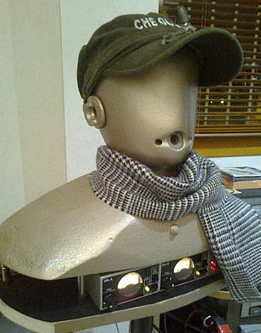 Et son écharpe qui attire les filles ! (anecdote à venir)