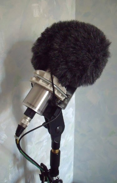 Bonnette à fourrure bien connue et une fixation rigide maison