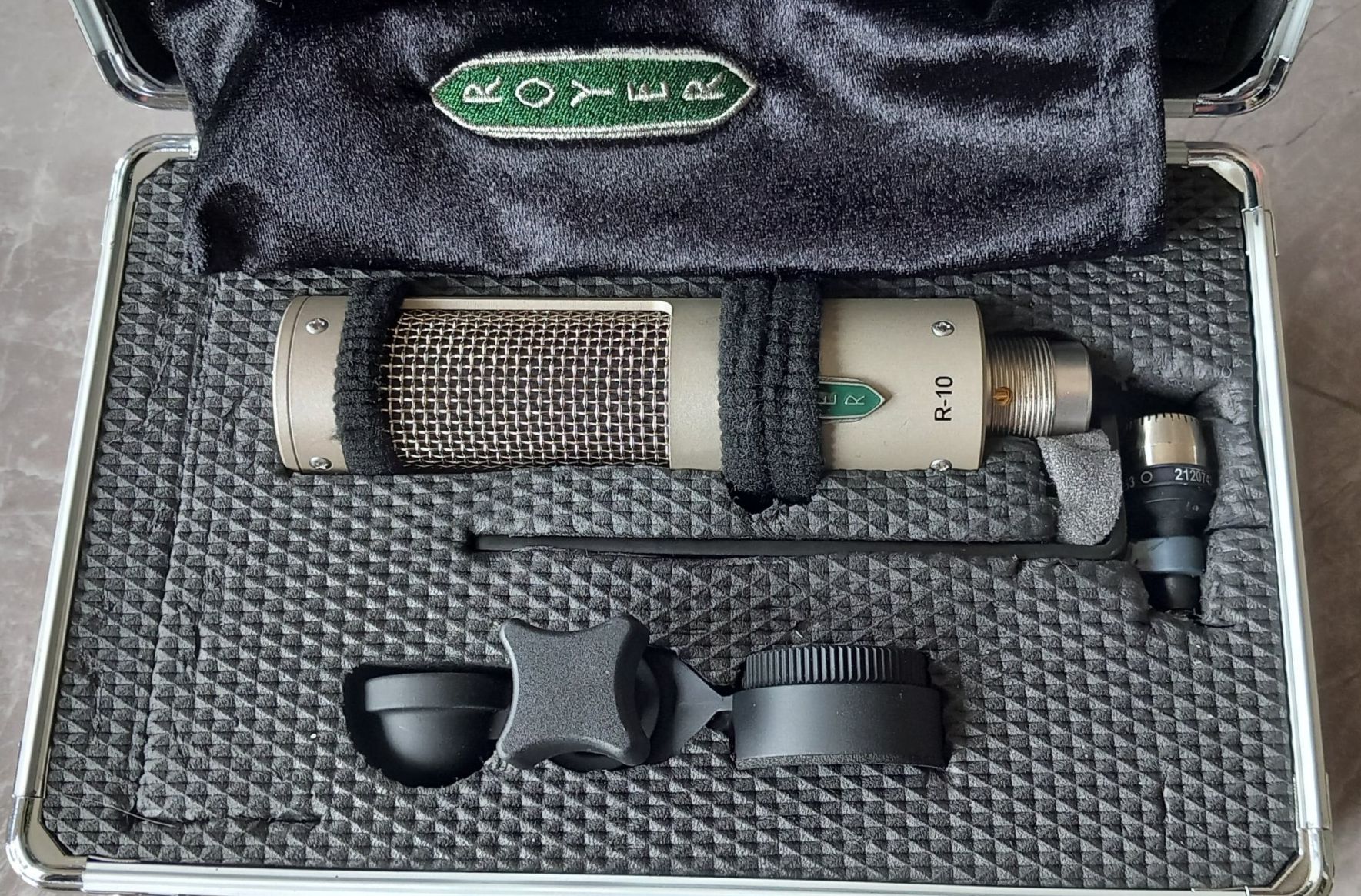 Une valisette bien pratique pour ajouter le DPA prémonté sur son équerre